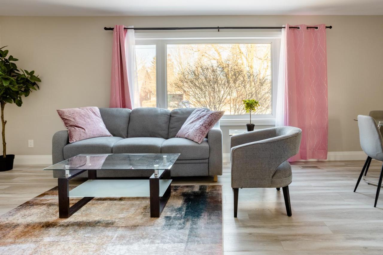 Entire 2 Bedroom Apartment Downtown - U2 Kitchener Exterior foto